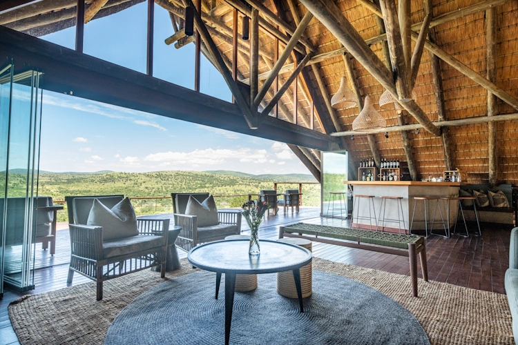 Mavela Game Lodge bar 002.webp