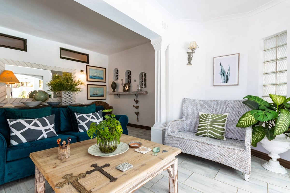Villa Roc Guesthouse lounge 001.webp