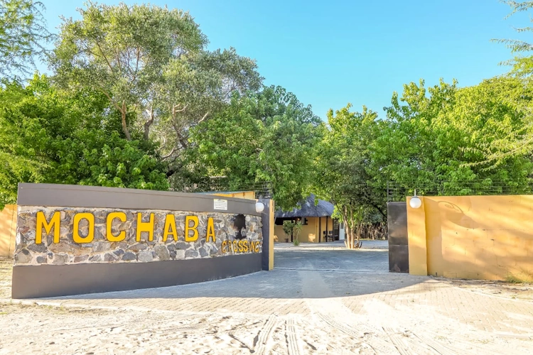 Mochaba Crossing Lodge aankomst.webp