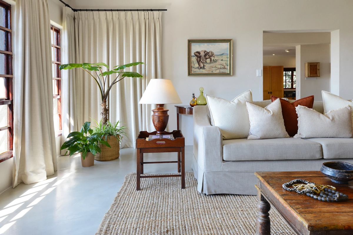 Tomjachu Bush Retreat Valbonne Lounge  001.webp