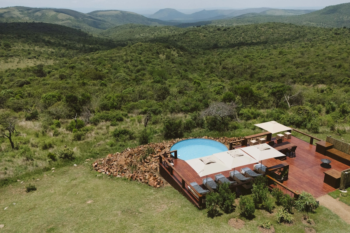 Makongo Hills Lodge zwembad 001.webp