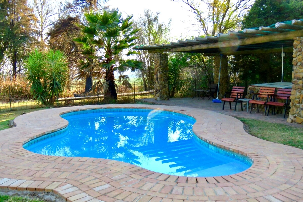 Ardmore Guest Farm zwembad 001.webp