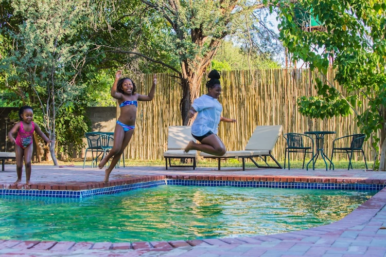 Mochaba Crossing Lodge zwembad.webp