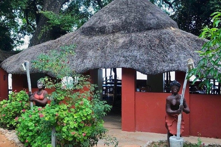 Rainbow River Lodge terrein.webp