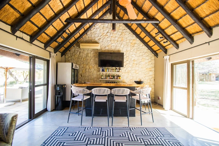 Xanatseni Private Camp bar.webp