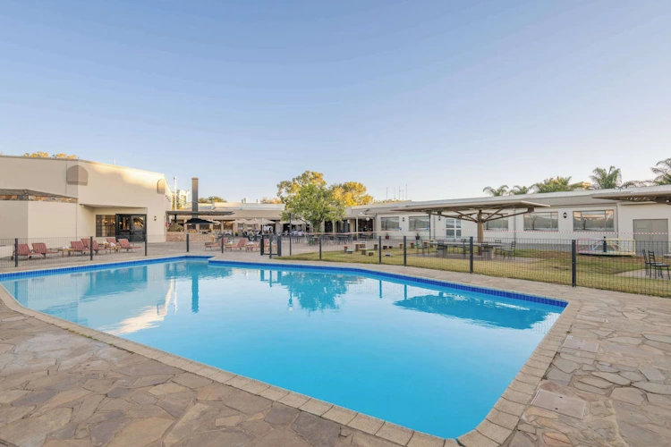 Mercure Hotel Windhoek zwembad.webp