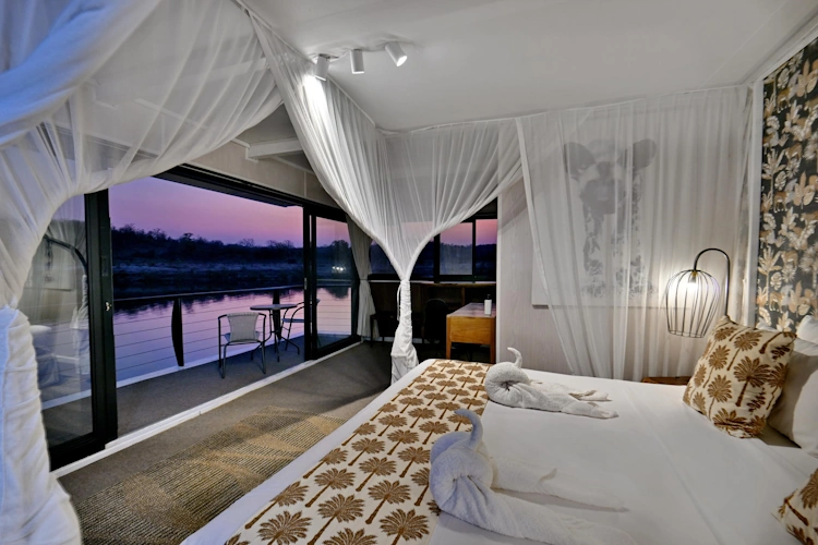 1760357813135zambezi-trader-c-deck-cabin-24--1-.webp