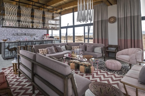 the desert grace bar lounge.jpg