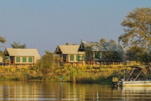 chobe river camp tent ligging.jpg