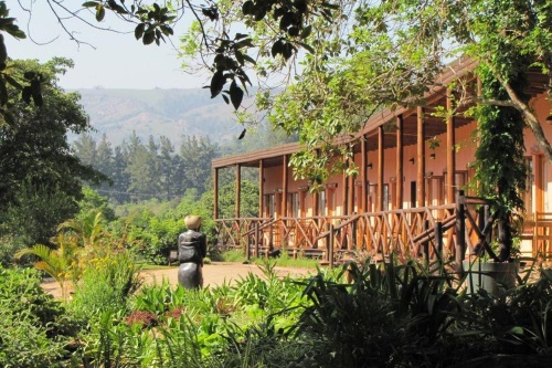 mvubu falls hotel buitenkant.jpg