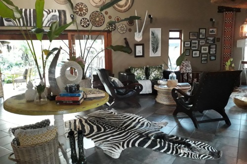 lodge afrique lounge.jpg