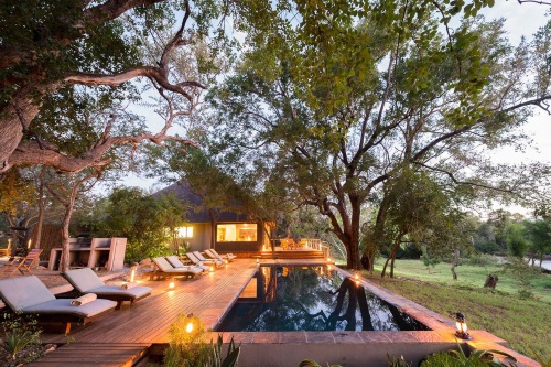 rukiya safari camp zwembad.jpg