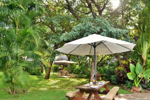 bayete guest lodge tuin.jpg