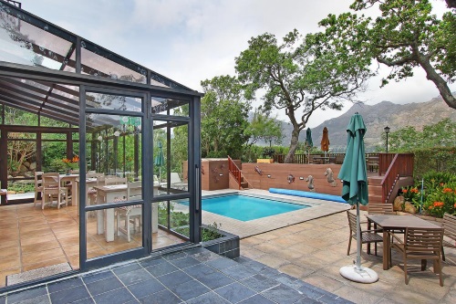 cap serein guest house serre en zwembad.jpg