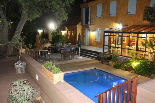 cap serein guest house avond.jpg