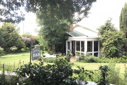 rosewood corner voorkant.jpg