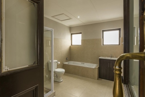 clanwilliam hotel badkamer.jpg