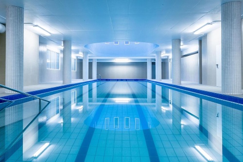 bon hotel zwembad.jpg