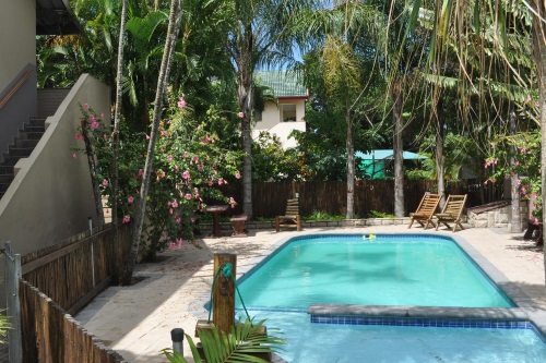 shonalanga lodge zwembad.jpg