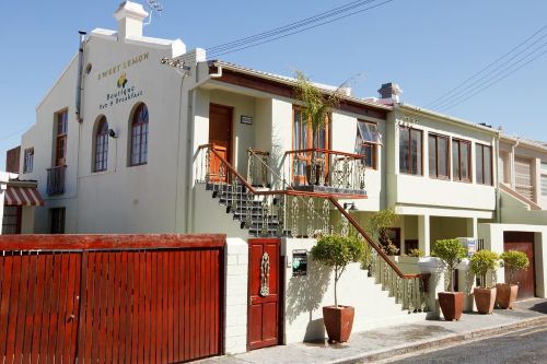 sweet lemon guest house buitenkant.png