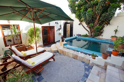 sweet lemon guest house binnenplaats.png