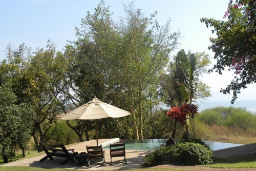ngala beach lodge zwembad.png