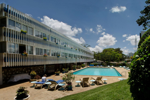 sentrim boulevard hotel zwembad.png
