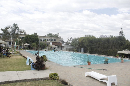 kivu resort tuin.png