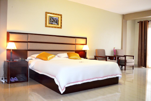 hillside plaza hotel kamer.png