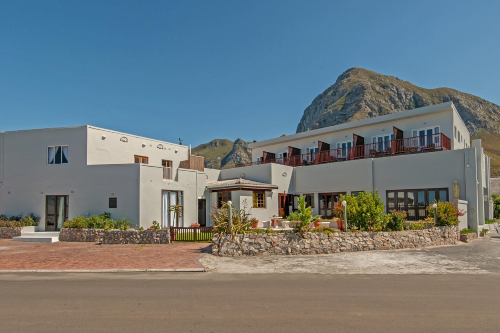 baleens hotel hermanus.png