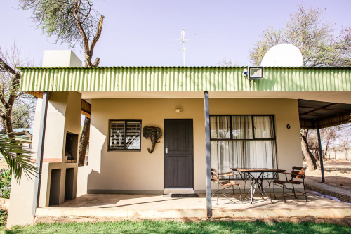 heja game lodge kamer buitenkant.png