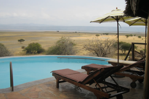 rift valley photographic lodge zwembad.png