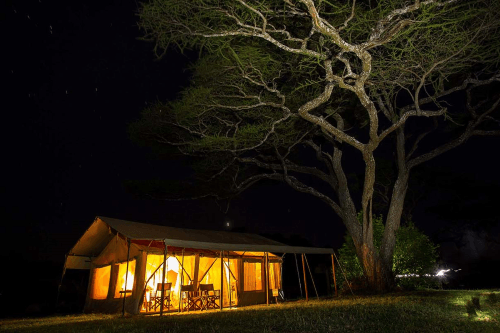 kisura serengeti camp avond 2.png