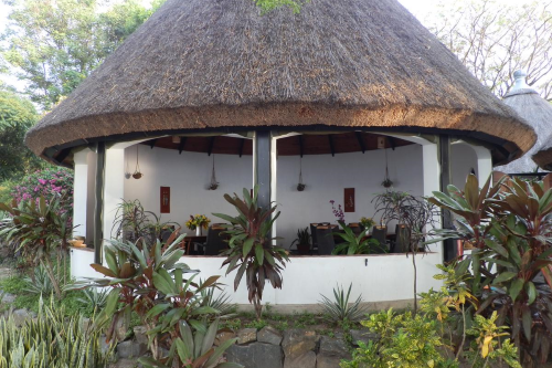 speke bay lodge huisje terras.png