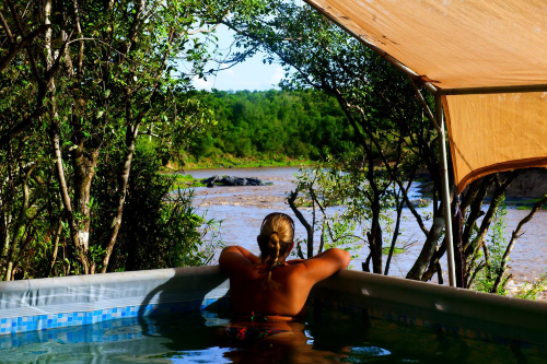 mara eden safari camp uitzicht rivier 001.png