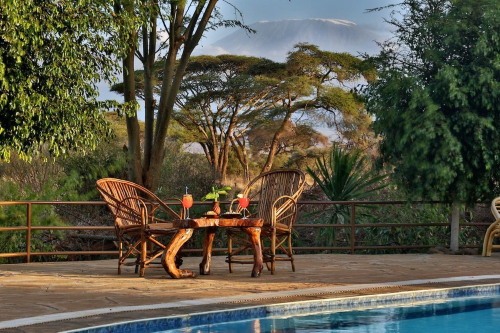kibo safari camp zwembad 001.png