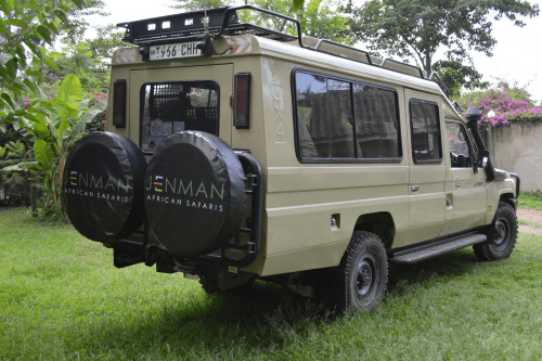 safari voertuig tanzania jenman 001.png