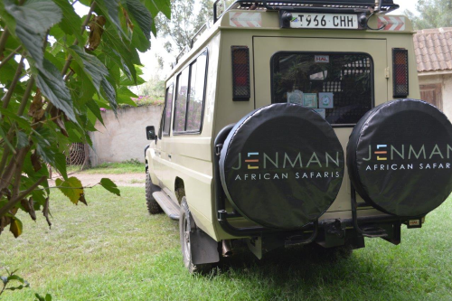 safari voertuig tanzania jenman 005.png