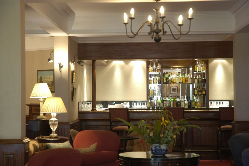 arusha serena hotel bar restaurant.png