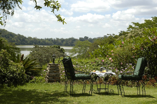 arusha serena hotel uitzicht tuin.png