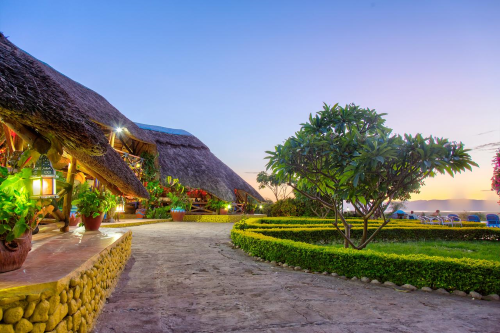 manyara wildlife safari camp gebouw buitenkant.png