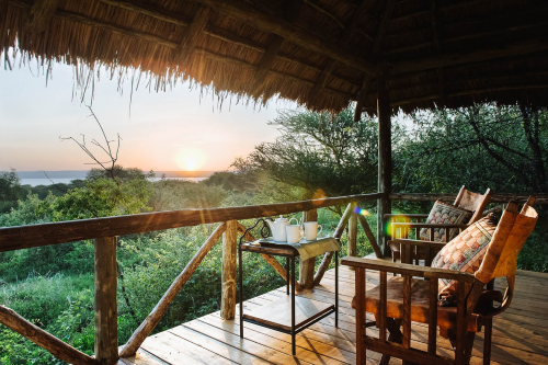 lake burunge tented camp terrasje.png