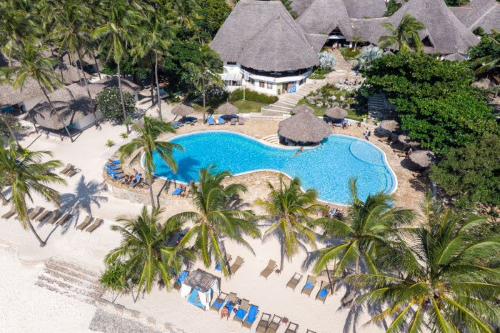 karafuu beach resort en spa vanuit de lucht.png
