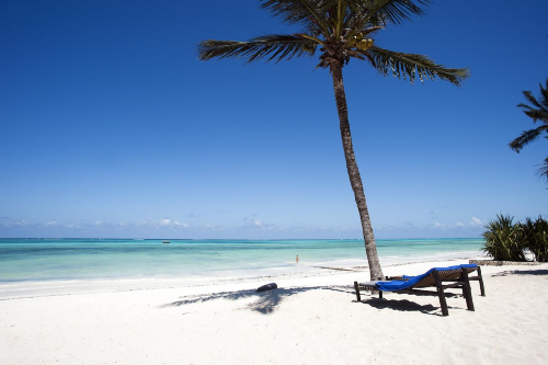 karafuu beach resort en spa strand 002.png