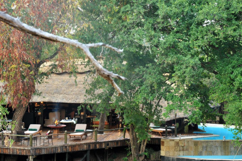 selous serena camp buitendek.png
