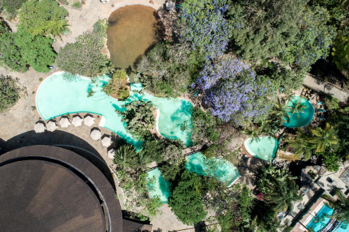 safari park hotel tuin vanuit de lucht.png