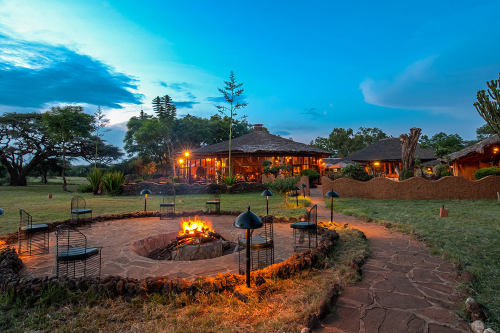 amboseli sopa lodge kampvuur.png