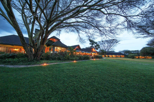 keekorok lodge tuin.png
