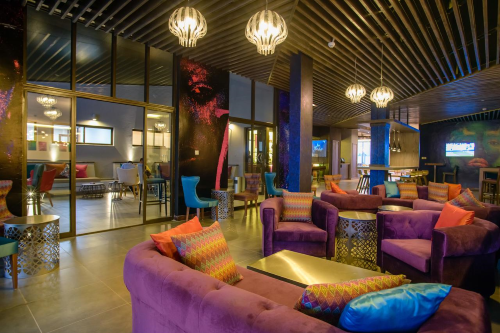 tamarind tree hotel lounge.png