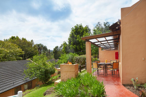 gooderson kynsna chalets buitenterras.png